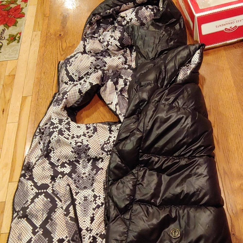 Lululemon puffer vest